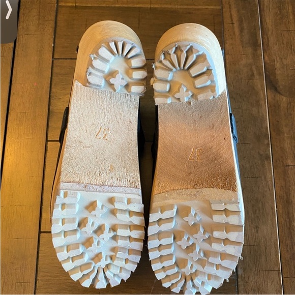 MIA leather platform slip on clog, New in box - Picture 2 of 6